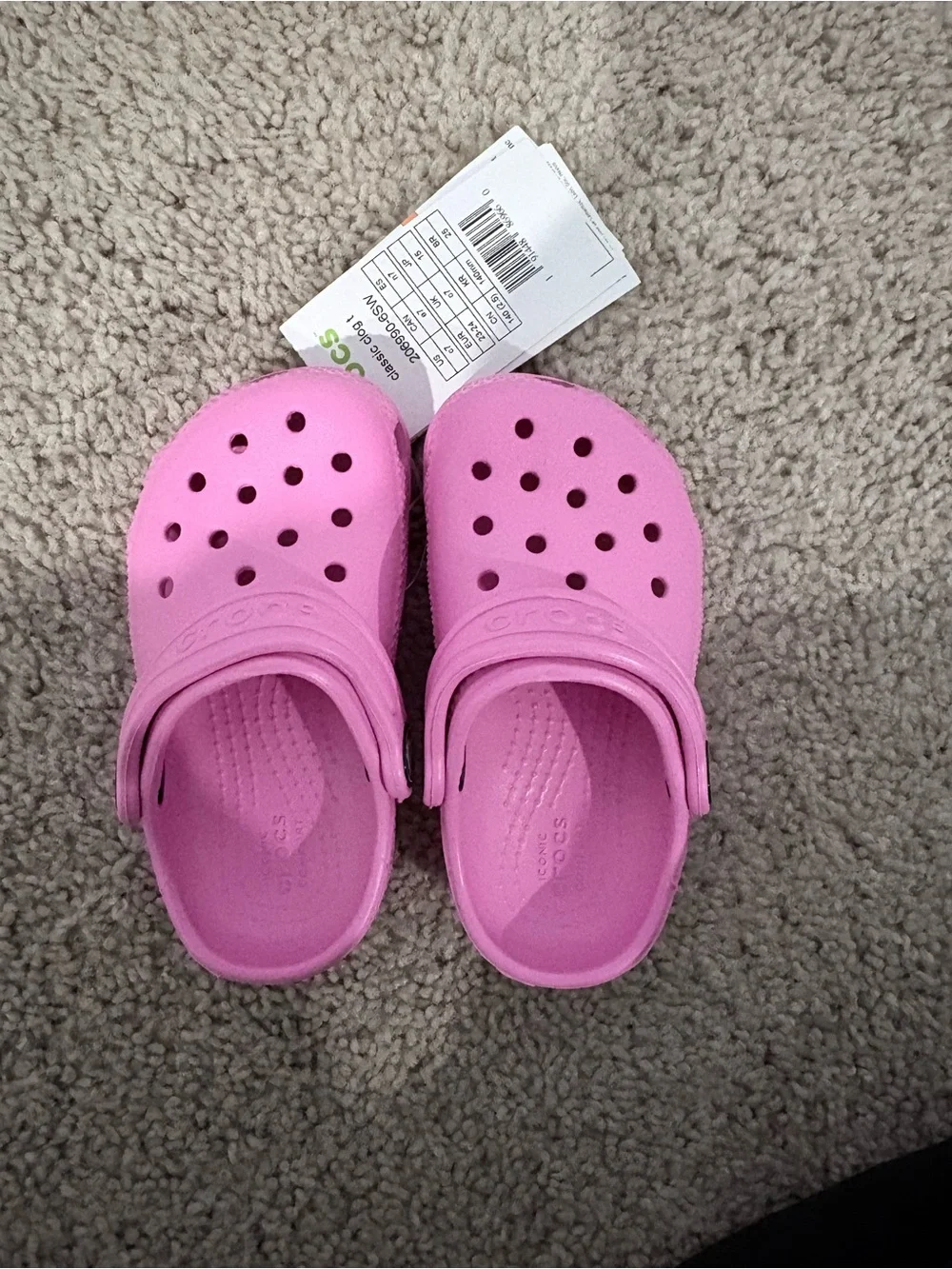 CROCS Kids Classic Clog in Bright Pink